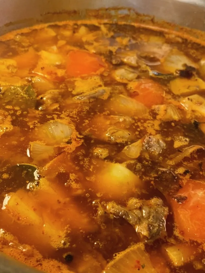 フォンドヴォーやコンソメには、それぞれのやり方があります。